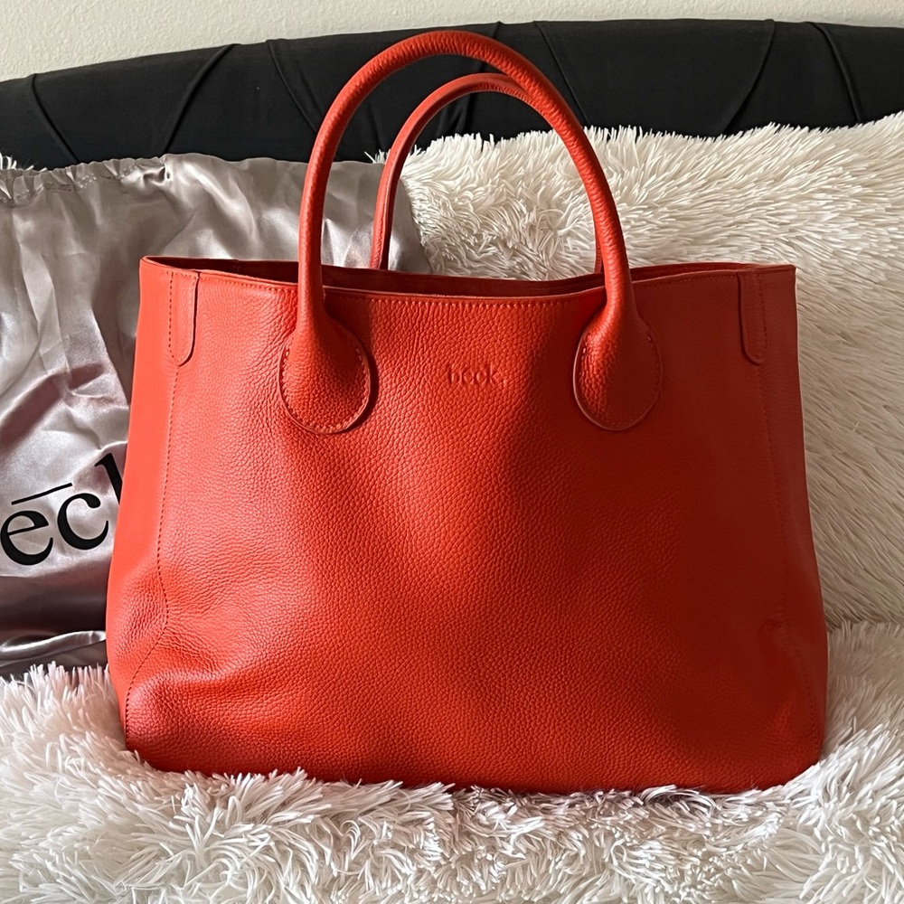 Medium Classic Leather Beck Bag in Orange